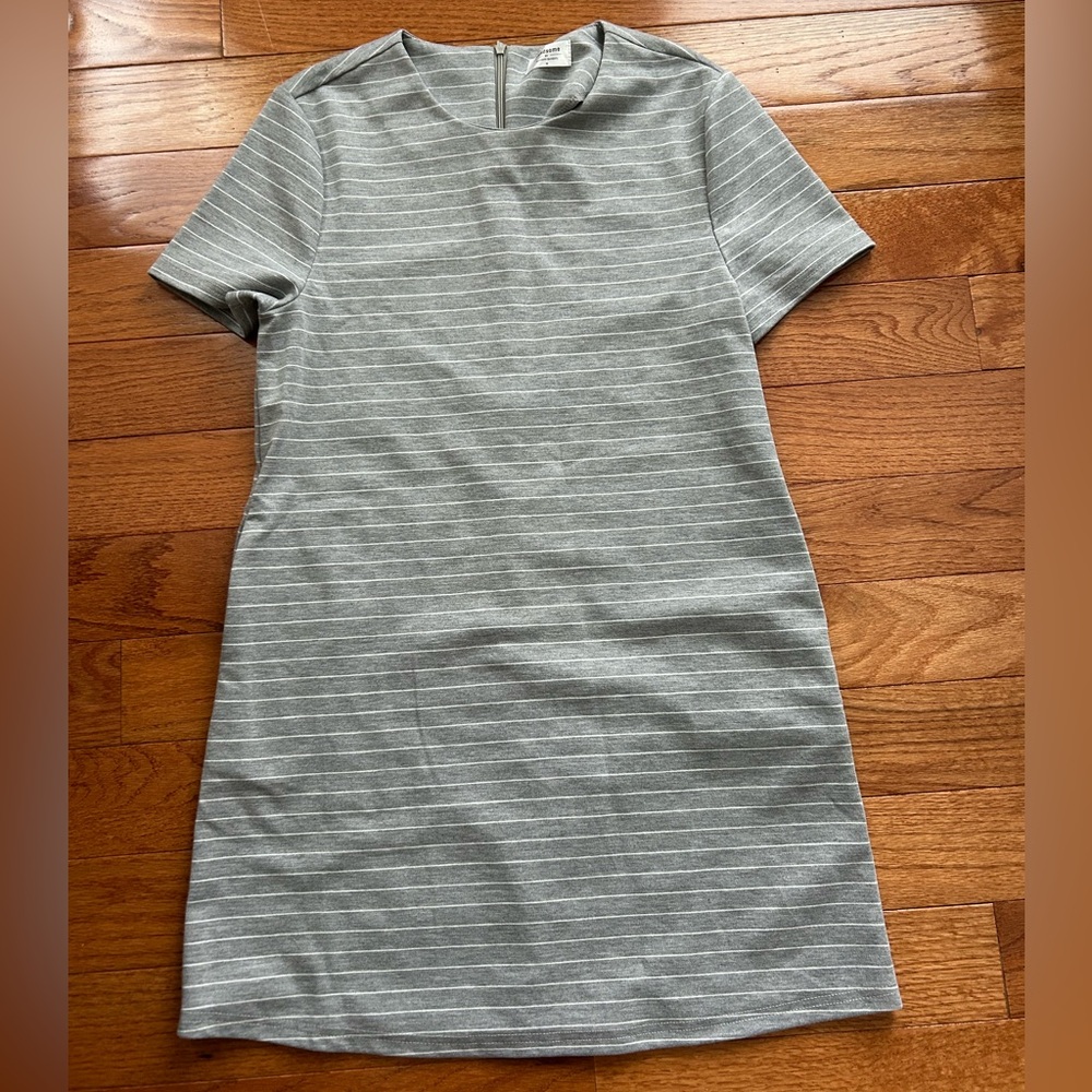 Striped Grey runway bandits Women's Dress size medium perfect condition